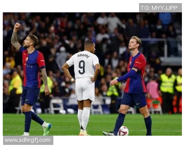 在绿茵场上绽放光芒的足球明星与他们的真挚爱情故事