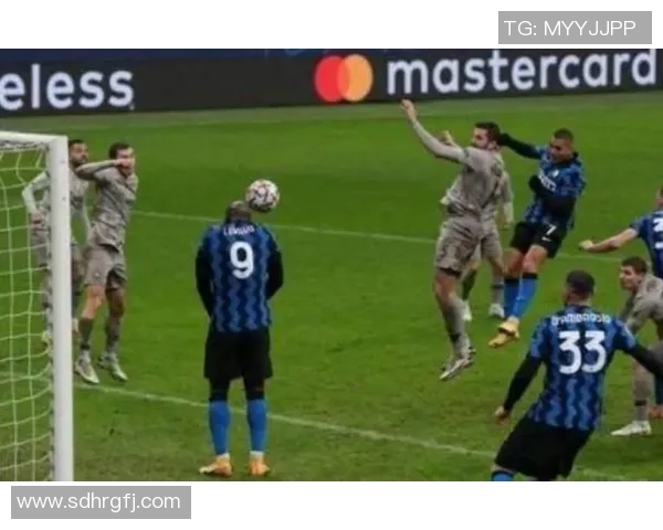 足球明星的身高真相揭秘为何他们在球场上并不都是高个子